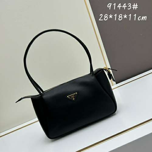 Picture of Prada Lady Handbags _SKUfw157227023fw